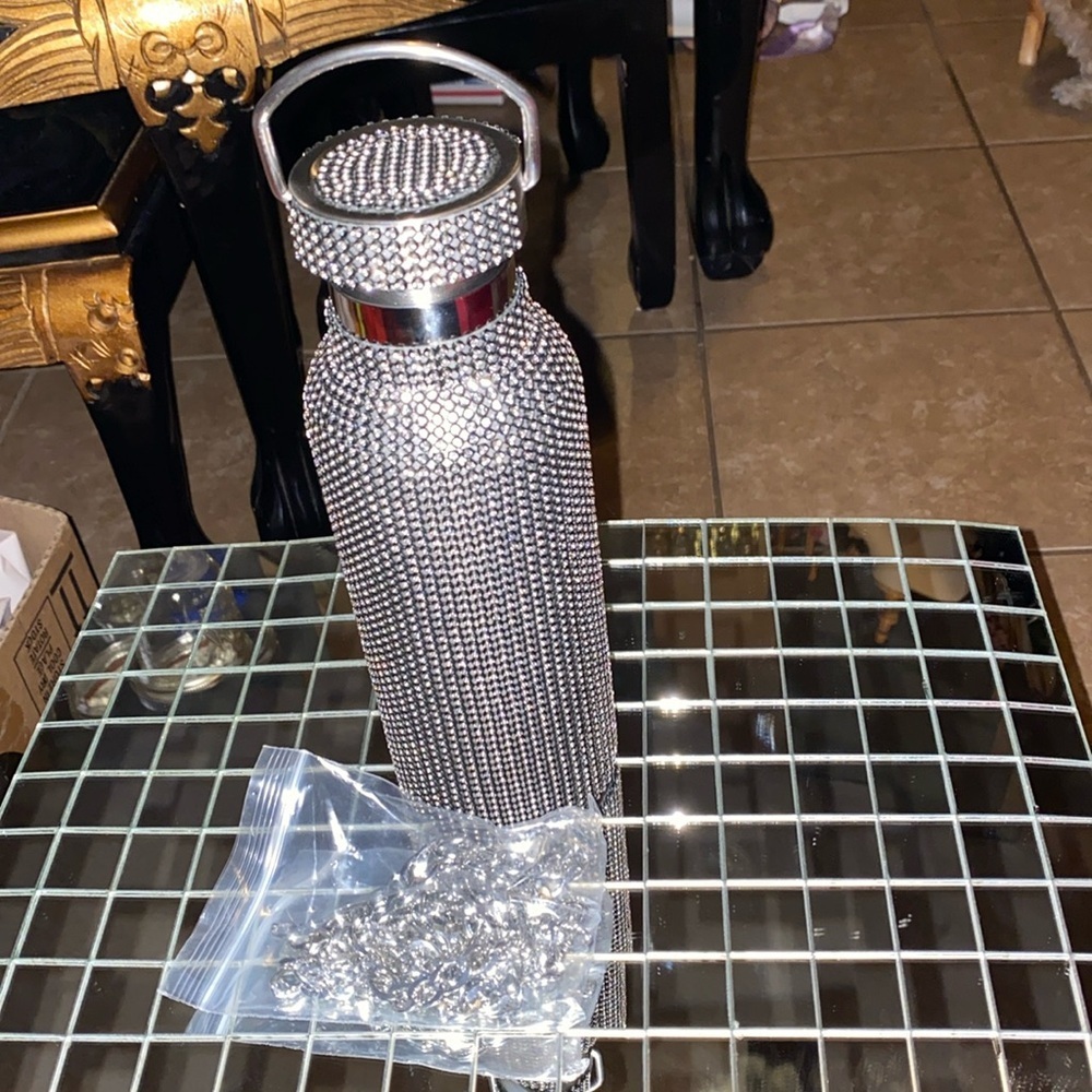 NWOB Peridot Green Crystal Water Bottle w/ Carry Chain NWOT